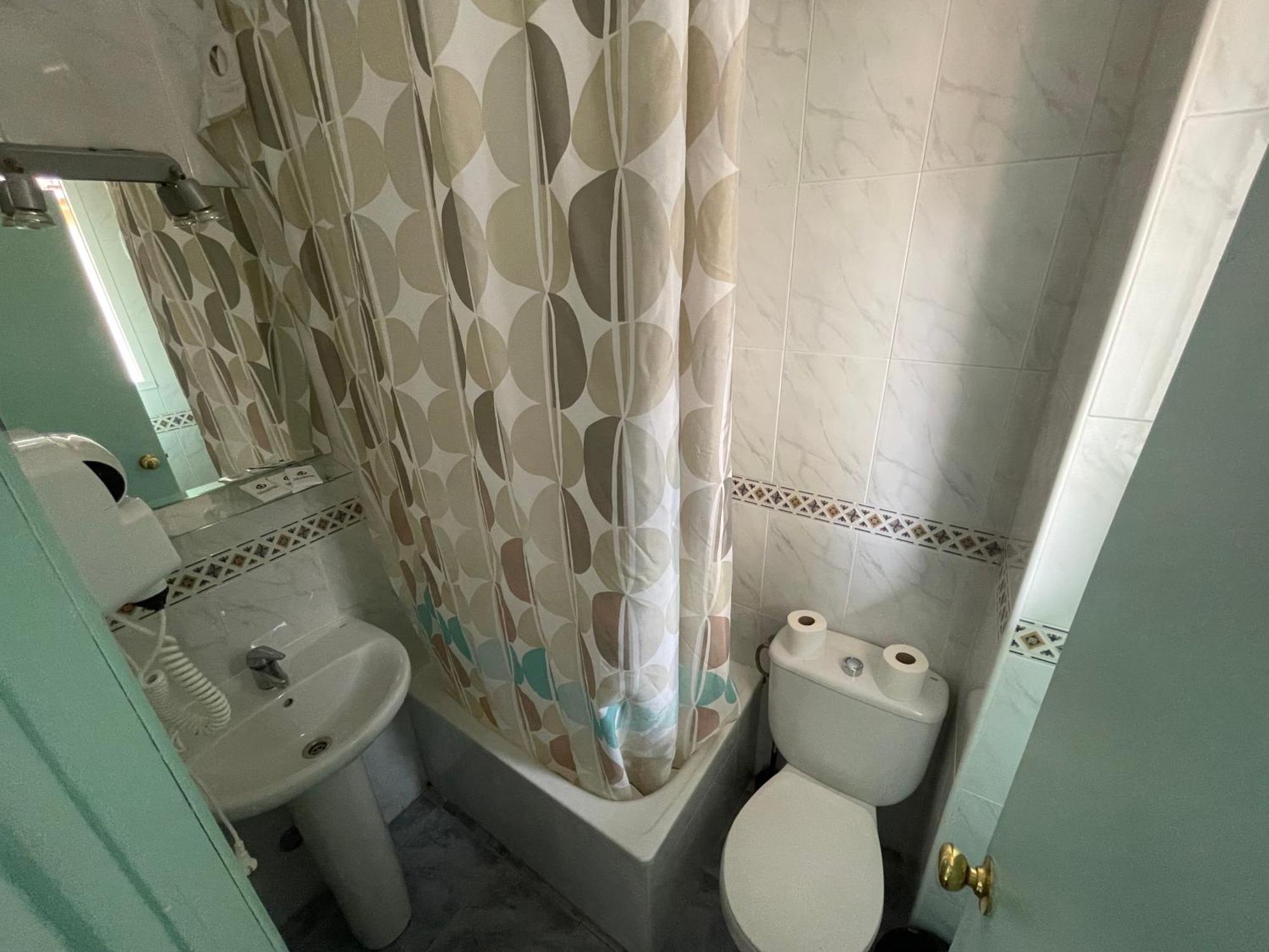 Duquesa Guest house *